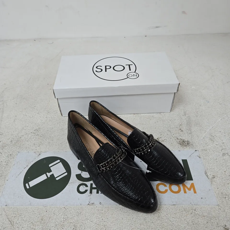 SPOT ON LADIES CROC PU LOAFERS - BLACK, CHAIN DETAIL, UK 3 - BOXED