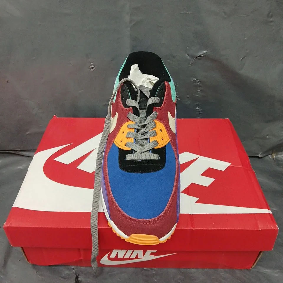 BOXED PAIR OF NIKE AIR MAX 90 QS TRAINERS - 9