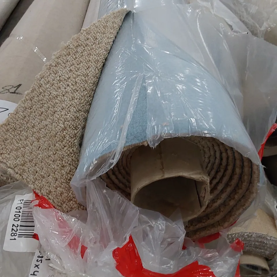 ROLL OF QUALITY ISLAND WEAVE, SKYE CRYSTAL GOLD CARPET // SIZE: 5.3 X 4m