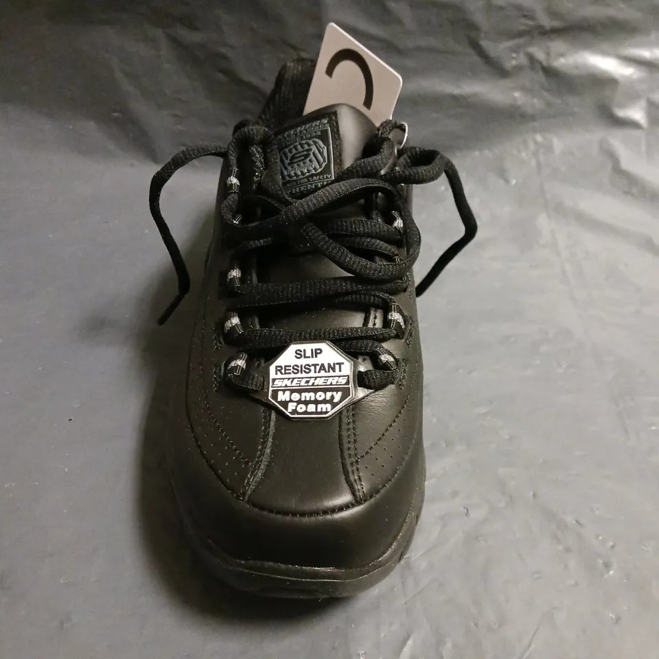 BOXED PAIR OF SKECHERS SHOES IN BLACK UK SIZE 5