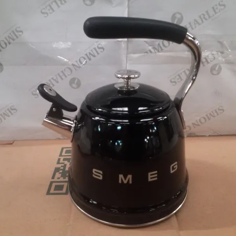 BOXED SMEG BLACK WHISTLING KETTLE WKF01BL