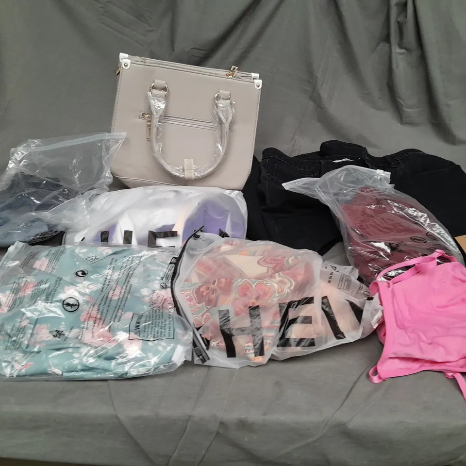 BOX TO CONTAIN APPROX 12 X  ITEMS OF CLOTHING INCLUDES; DRESSES, JEANS, BAG ETC 