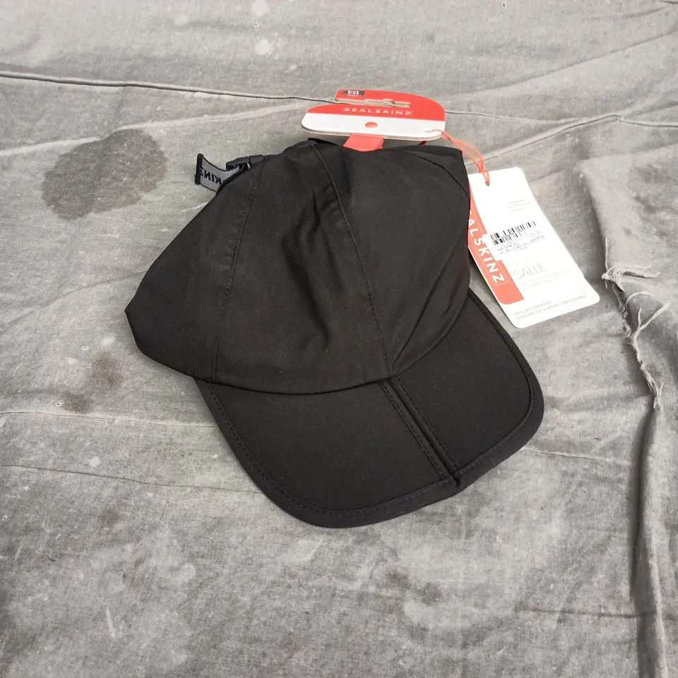 SALLE WATERPROOF MEN'S FOLDABLE PEAK CAP – BLACK, ONE SIZE