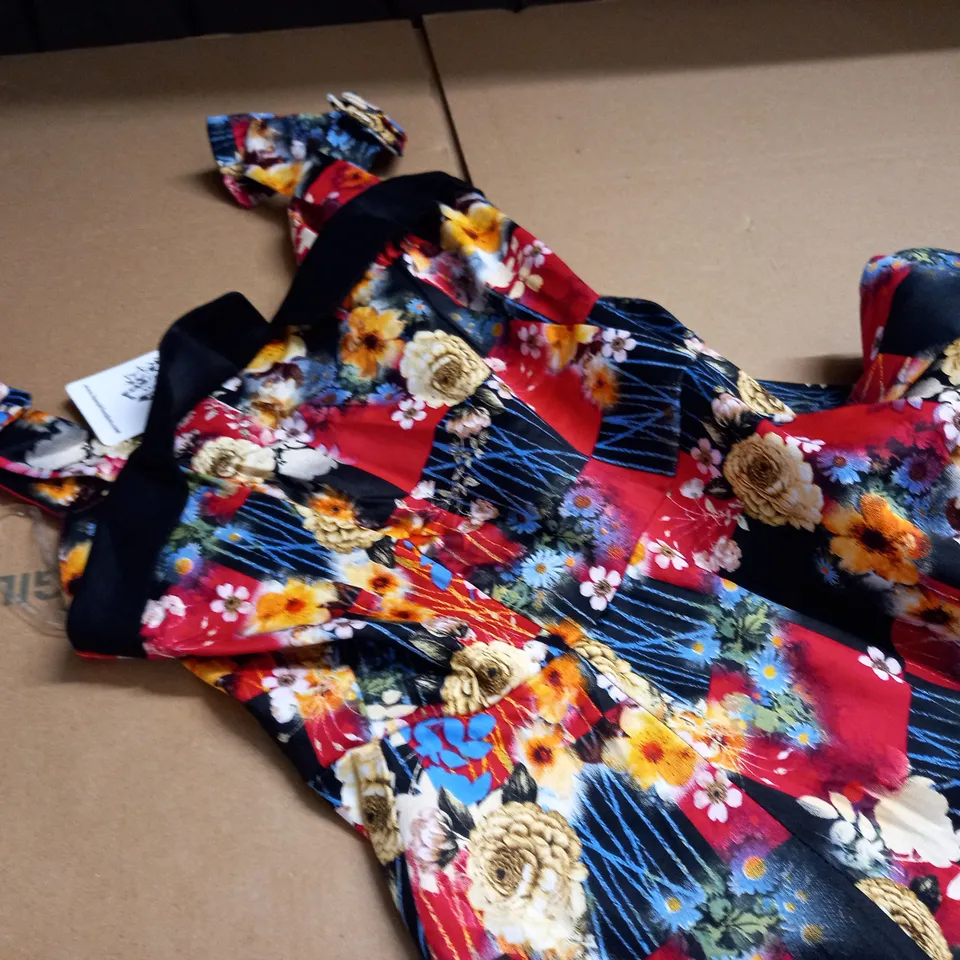 LOT OF 4 HEARTS AND ROSES FLORAL THEMED DRESS - VARIOUS SIZES