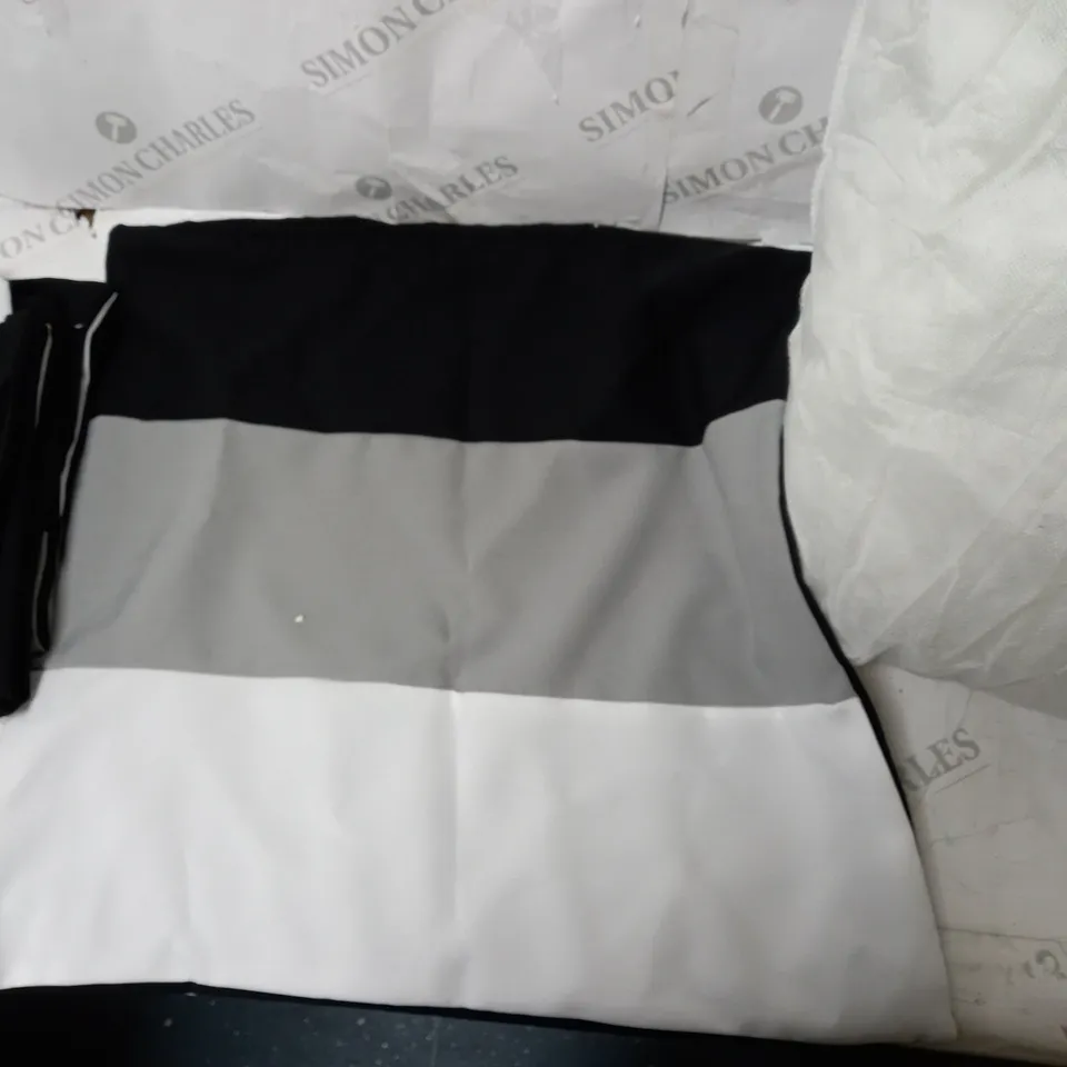 LOT OF 4 PILLOW AND PILLOW CASES IN BLACK WHITE AND GREY 