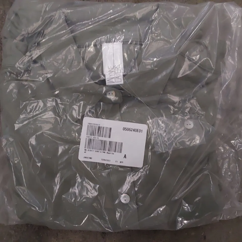 PALLET OF ASSORTED BRAND NEW CLOTHING ITEMS INCLUDING, BUTTERFLY SHIRTS & CARAMEL PADDED HOODED COATS