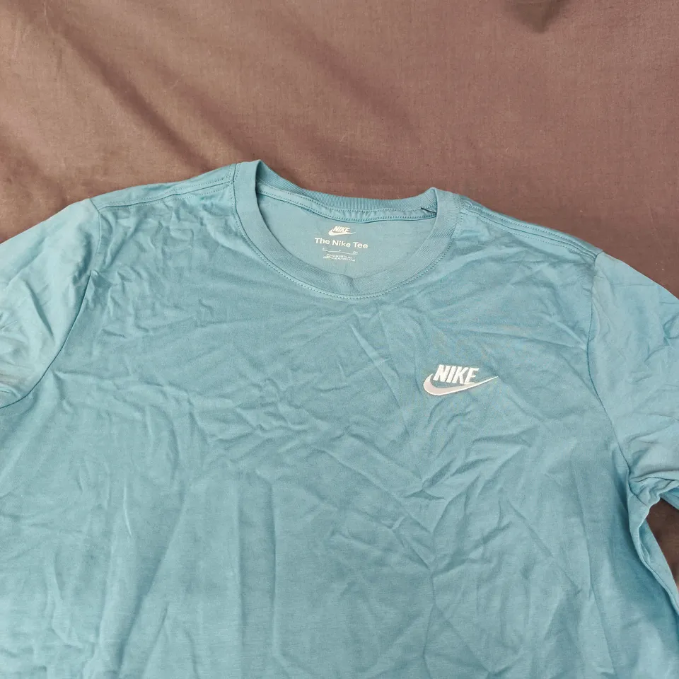 THE NIKE TEE - SMALL