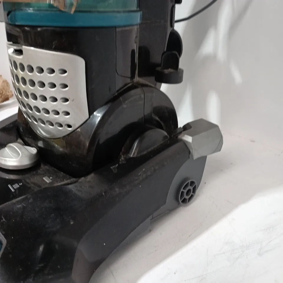 UNBOXED HOOVER BREEZE EVO CORDED VACUUM