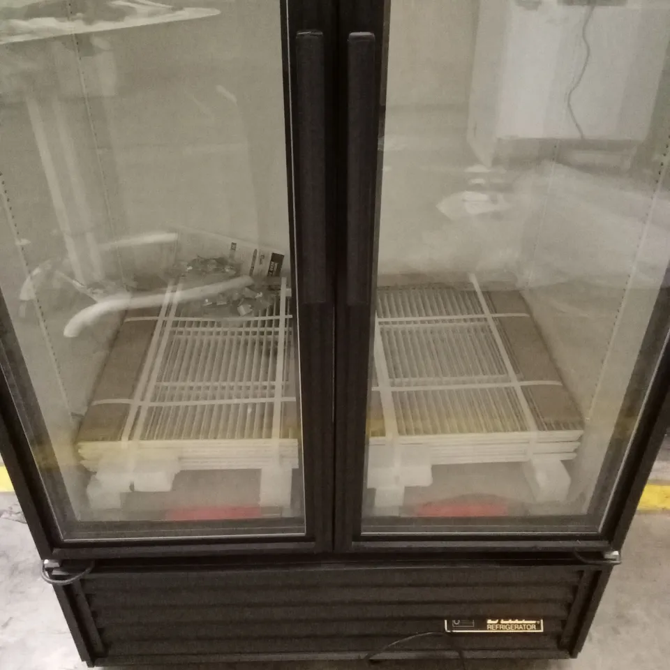 TRUE REFRIGERATION GDM-35-HC-LD DOUBLE DOOR DISPLAY FRIDGE