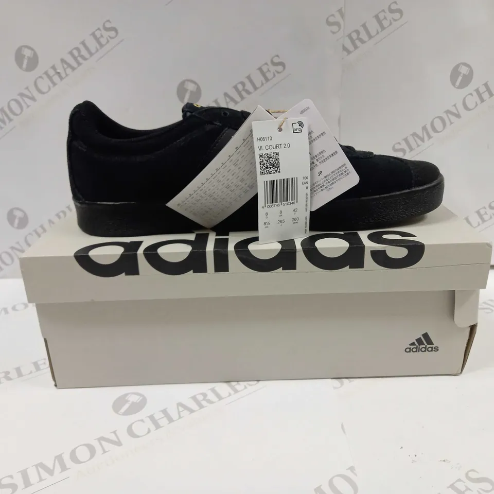 BOXED PAIR OF ADIDAS H06110 VL COURT 2.0 TRAINER UK SIZE 8