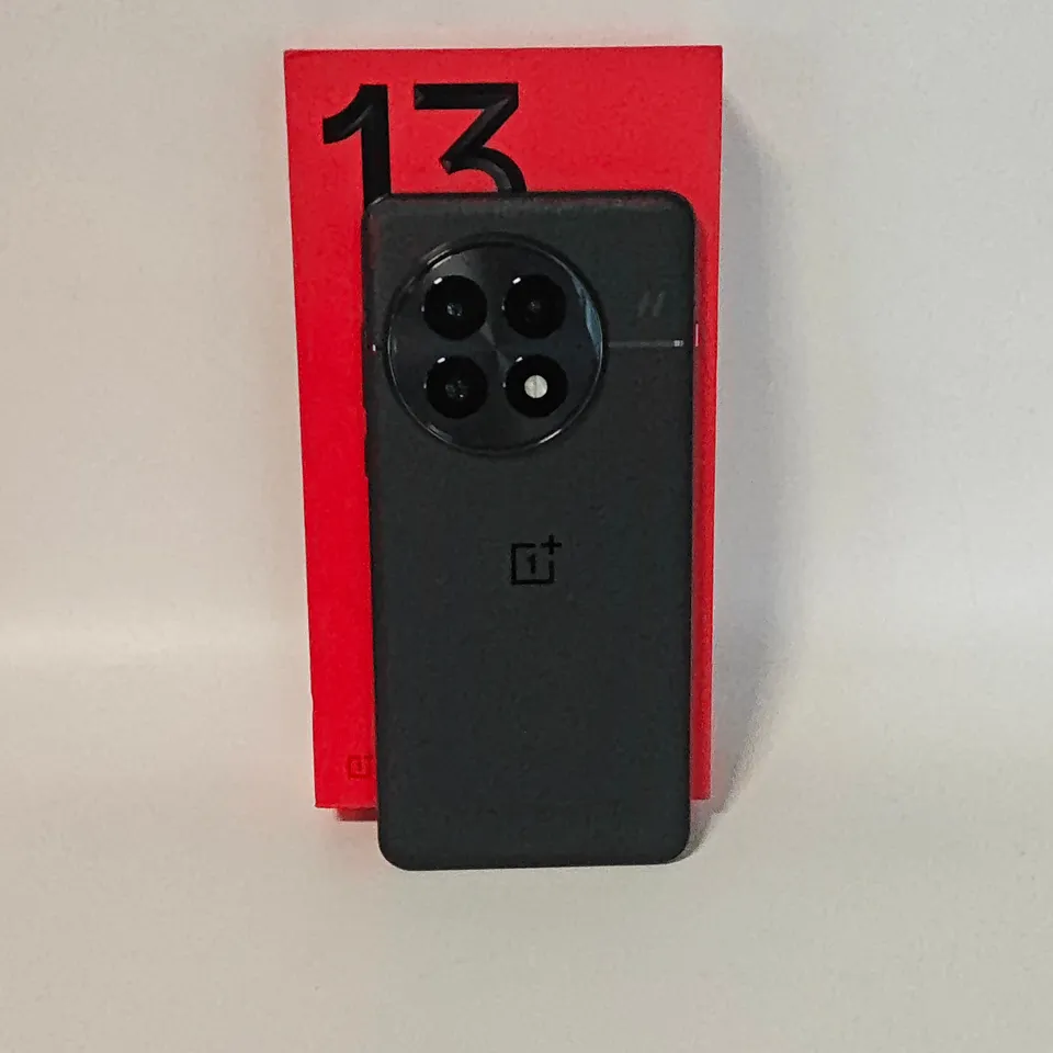 BOXED ONEPLUS 13 12/256GB IN BLACK ECLIPSE - CPH2653