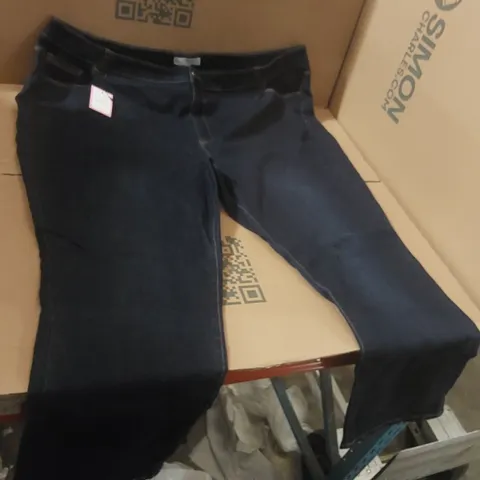 BOX CONTAINING APPROXIMATELY 16x BRAND NEW JULIPA INDIGO SLIM FIT JEANS - SIZE 28