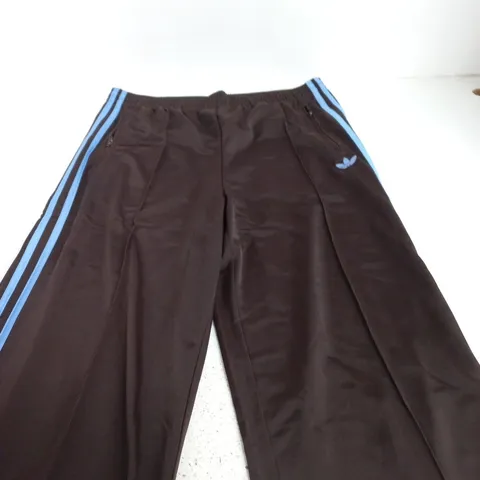 ADIDAS TRACK PANTS – BROWN WITH BLUE STRIPES, UK L