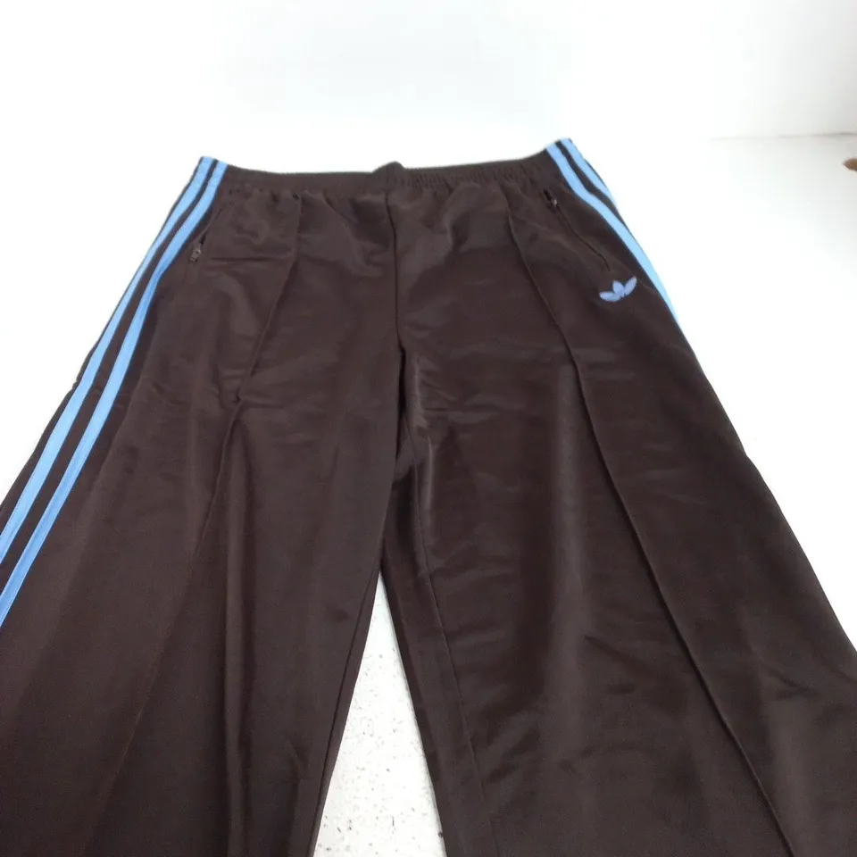 ADIDAS TRACK PANTS – BROWN WITH BLUE STRIPES, UK L