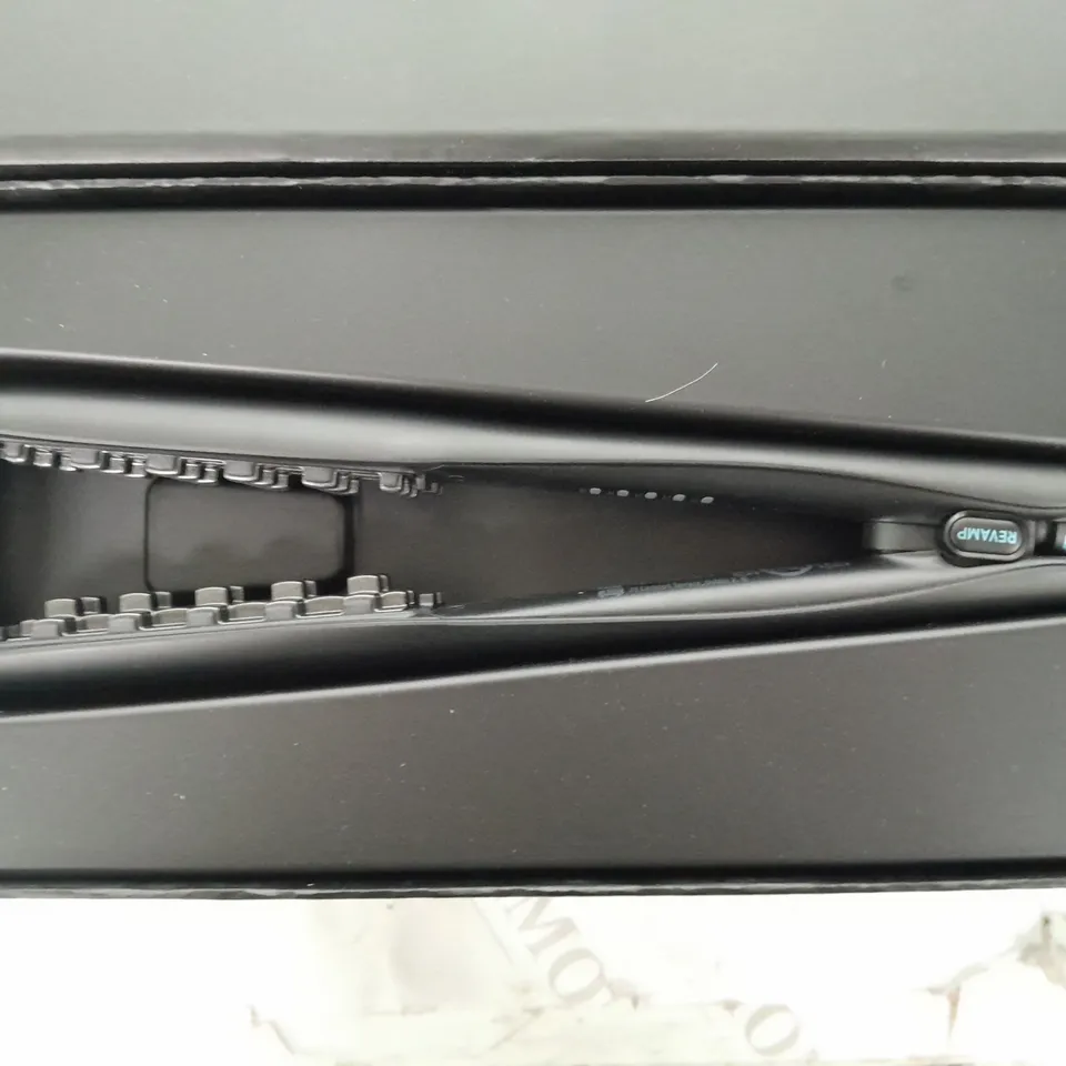 BOXED REVAMP PROGLOSS VOLUME AND LIFT ( VL-2000-GB)