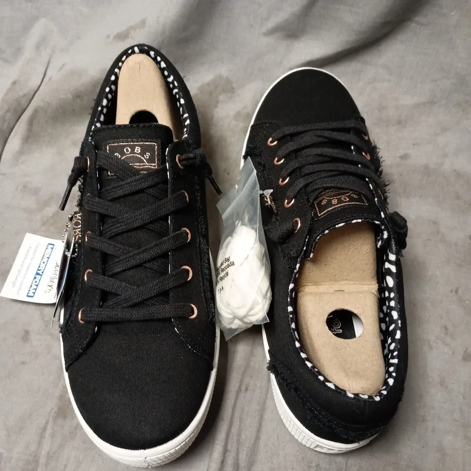 BOBS BY SKECHERS BLACK MEMORY FOAM SNEAKERS – WOMEN'S - UK 6