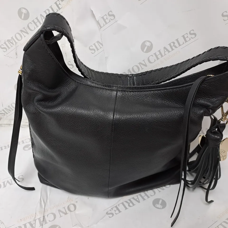 BEN DE LISI CARRY ALONG HANDBAG IN BLACK