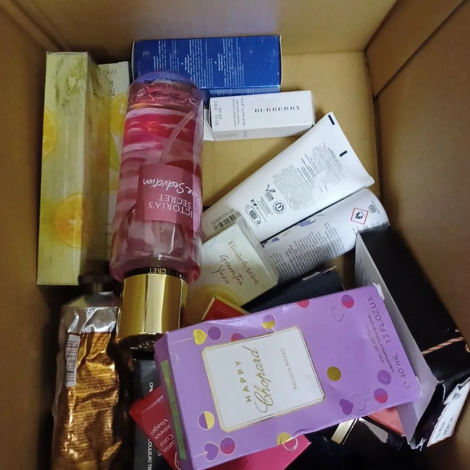BOX OF APPROXIMATELY 20 ASSORTED HEALTH AND BEAUTY PRODUCTS TO INCLUDE VICTORIA'S SECRET MIST, URBAN DECAY LIQUID FOUNDATION, SHISEIDO DACE COLOUR ETC 
