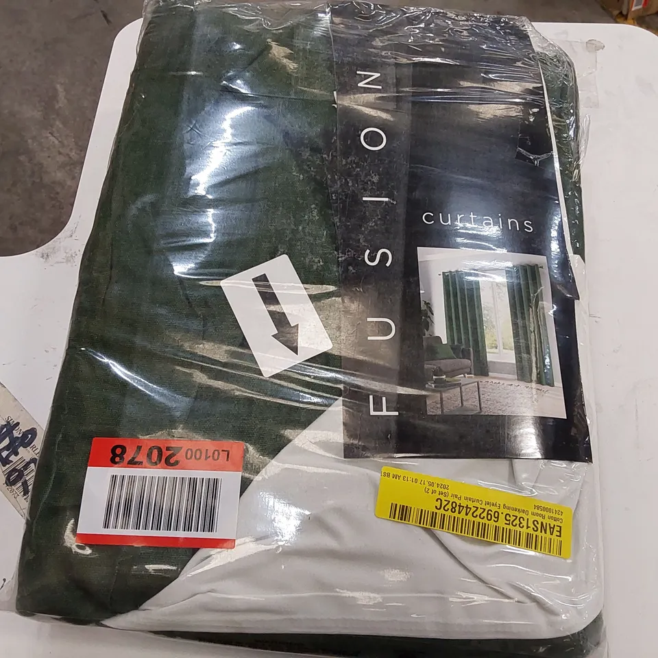 BAGGED PAIR OF 100% COTTON ROOM DARKENING EYELET CURTAINS - 117 X 183CM (1 ITEM)