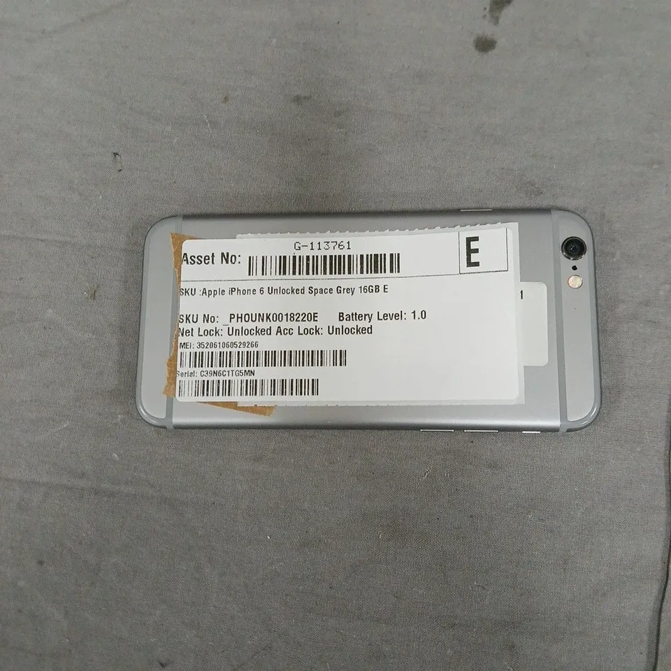 APPLE IPHONE 6 UNLOCKED – SPACE GREY, 16GB. CRACKED SCREEN