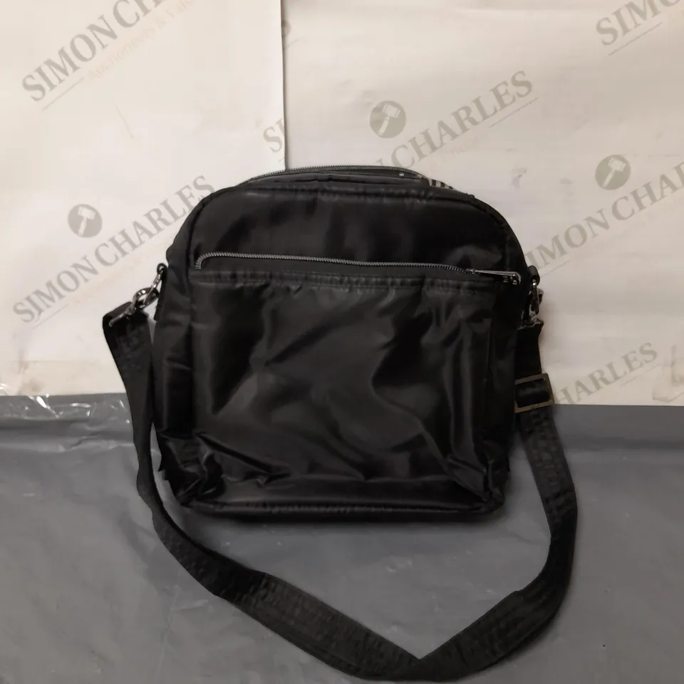 LUG RANGER PADDED BLACK BAG MULTIPLE COMPARTMENTS