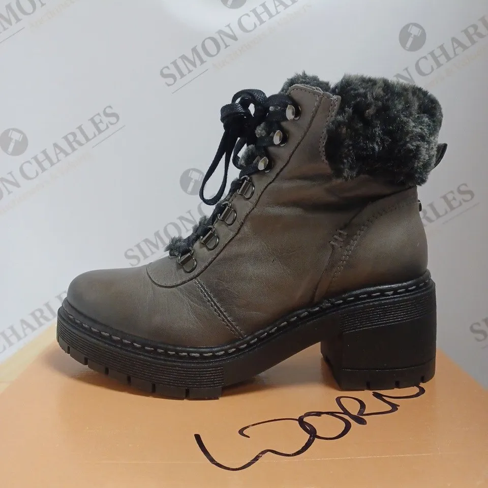 BOXED MODA IN PELLE HIKING BOOTS, GREY - SIZE 3
