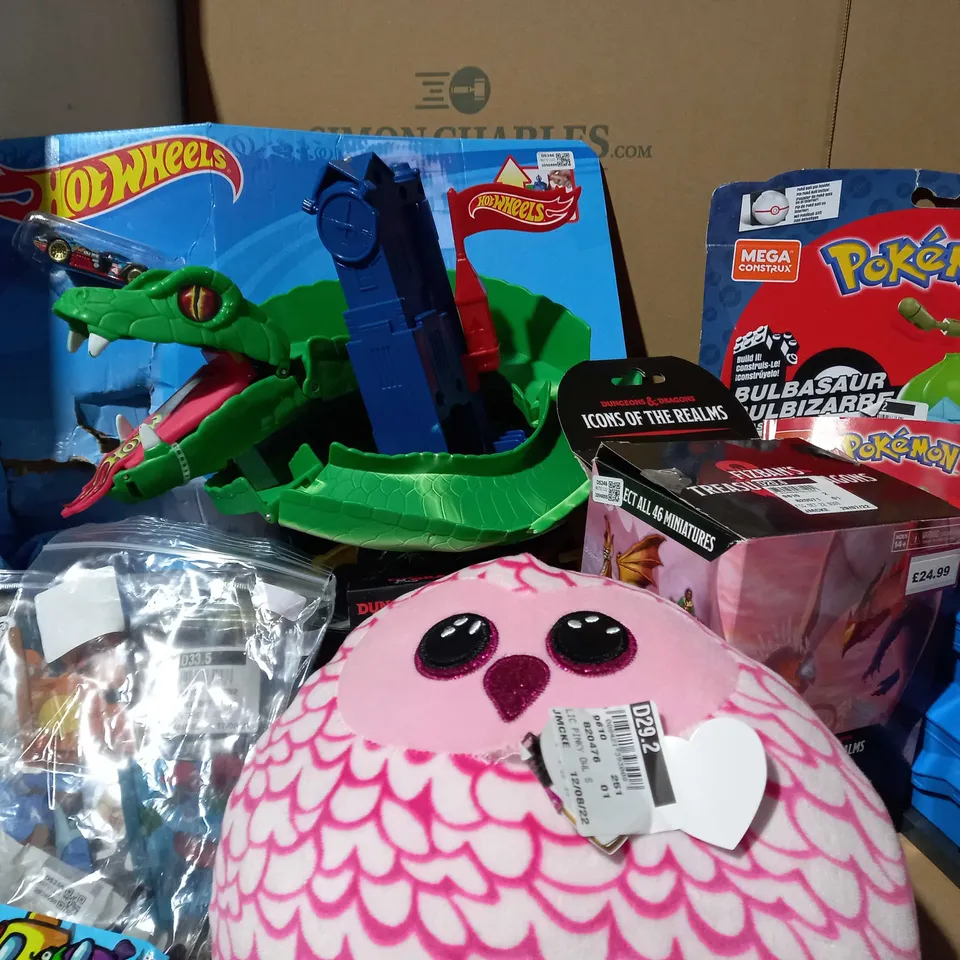 LOT OF ASSORTED TOYS 