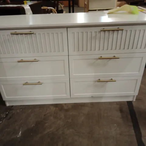 WHITE FOUR-DRAWER CHEST WITH SLATTED TOP DRAWERS