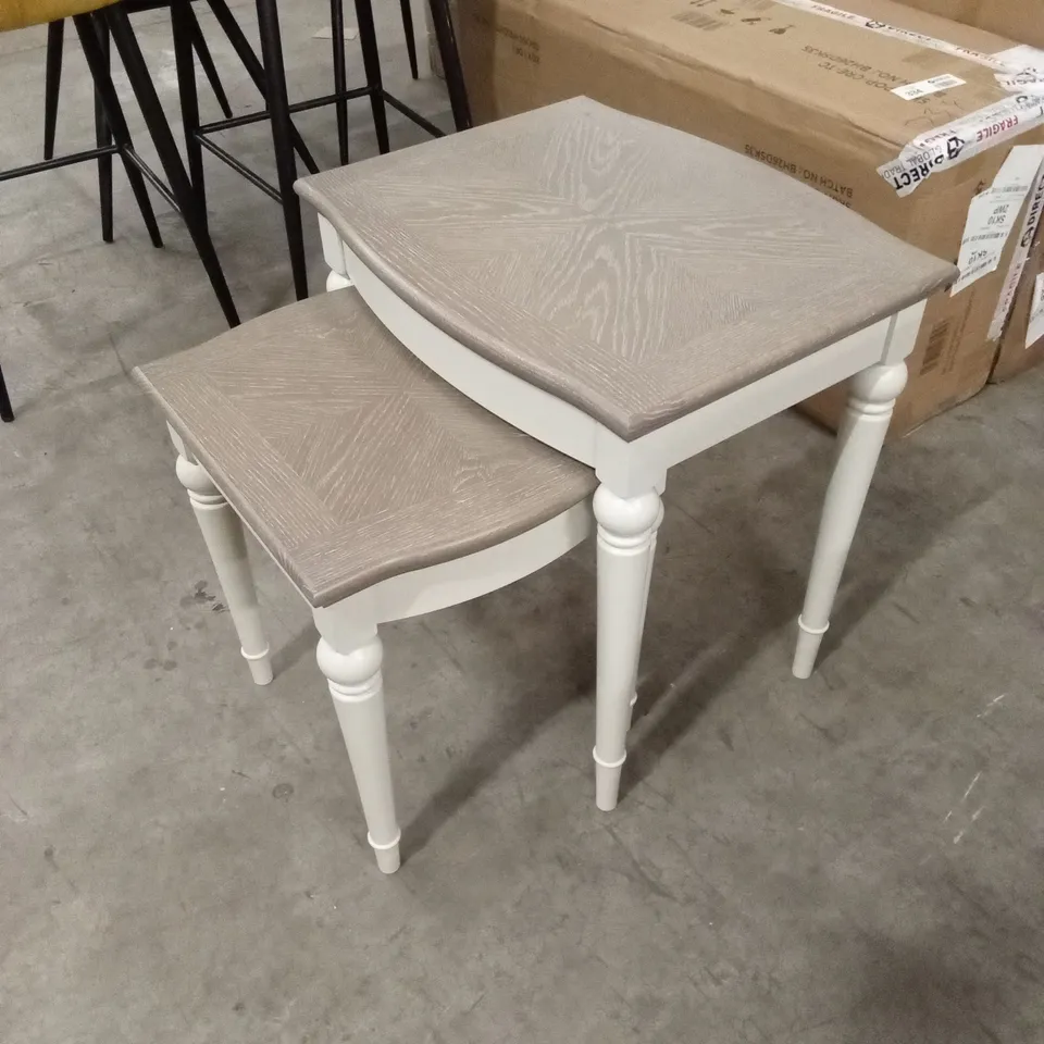 QUALITY DESIGNER MONTREUX GREY WASHED OAK & SOFT GREY NEST OF LAMP TABLES