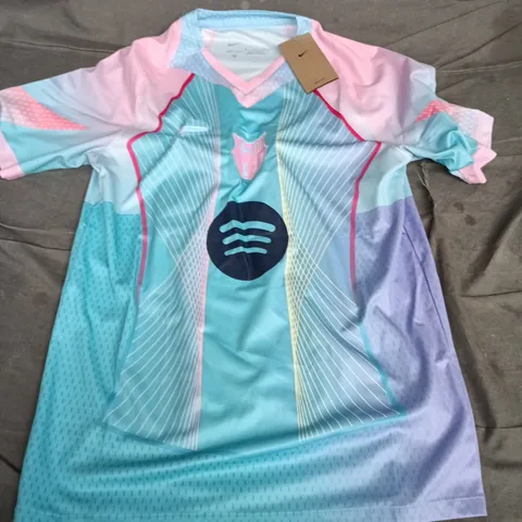 NIKE FC BARCELONA FOOTBALL JERSEY – GRADIENT BLUE/PINK, SIZE M (MEN'S) (LAMINE YAMAL - #10)