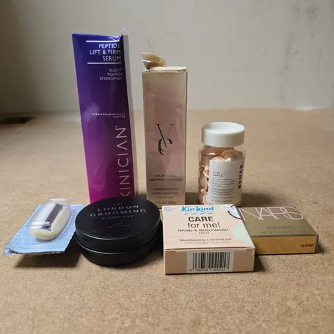APPROXIMATELY 15 ASSORTED HEALTH & BEAUTY PRODUCTS TO INCLUDE BODYWASH BAR, HAIR OIL, RAZORS ETC