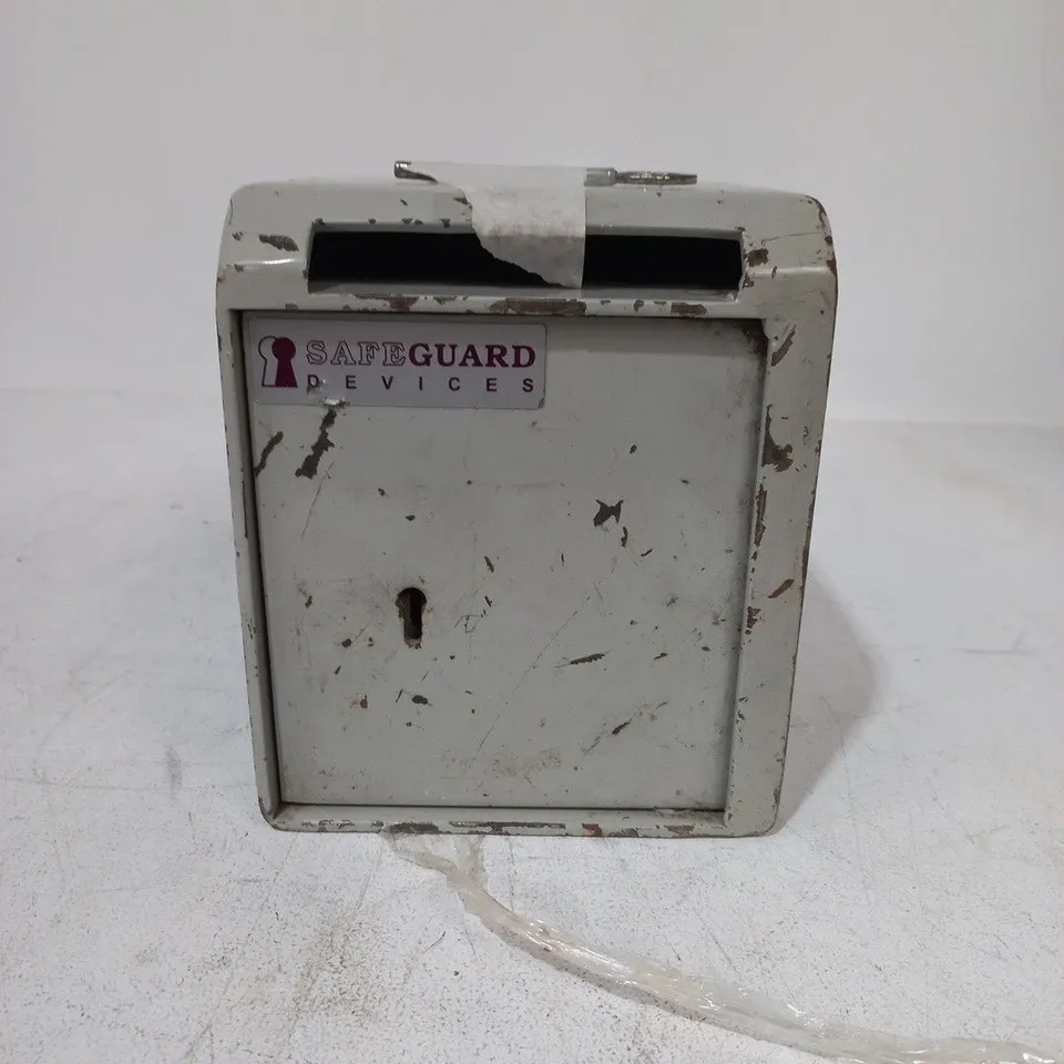 SAFEGUARD DEVICES MOUNTABLE SAFE WITH KEY