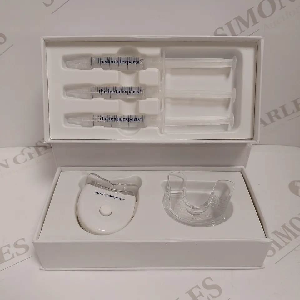 THE DENTAL EXPERTS TEETH WHITENING KIT