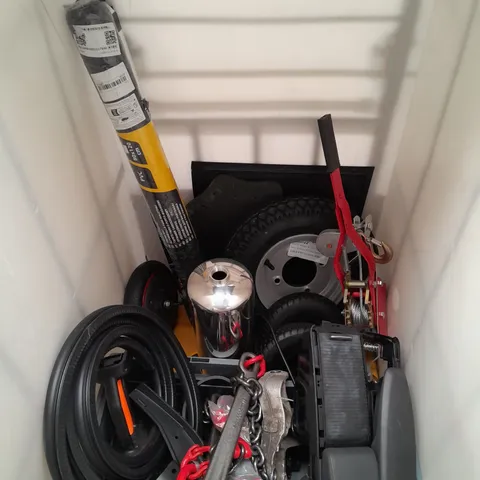 CAGE OF APPROXIMATELY 20 ASSORTED CAR PARTS AND CAR ACCESSORIES TO INCLUDE TRAILER WHEEL, BOSCH WIPER BLADES, TRUNK MAT - COLLECTION ONLY