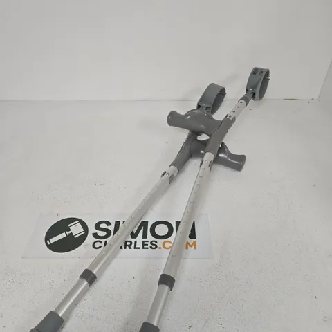 ADJUSTABLE FOREARM CRUTCHES WITH UNDERARM SUPPORTS