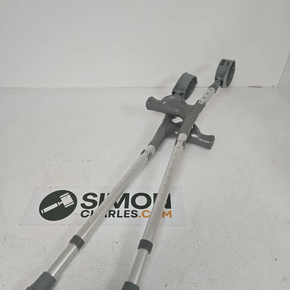 ADJUSTABLE FOREARM CRUTCHES WITH UNDERARM SUPPORTS