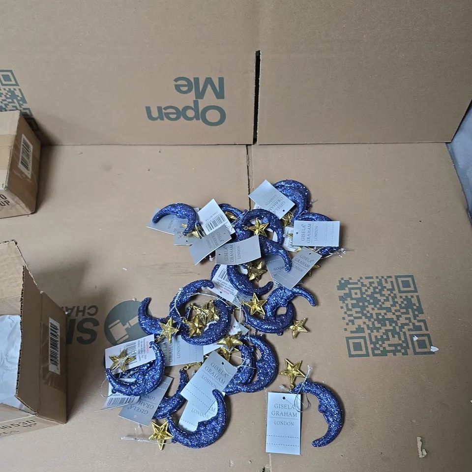 2 BOXES OF ASSORTED GISELA GRAHAM SMALL DECORATIONS 