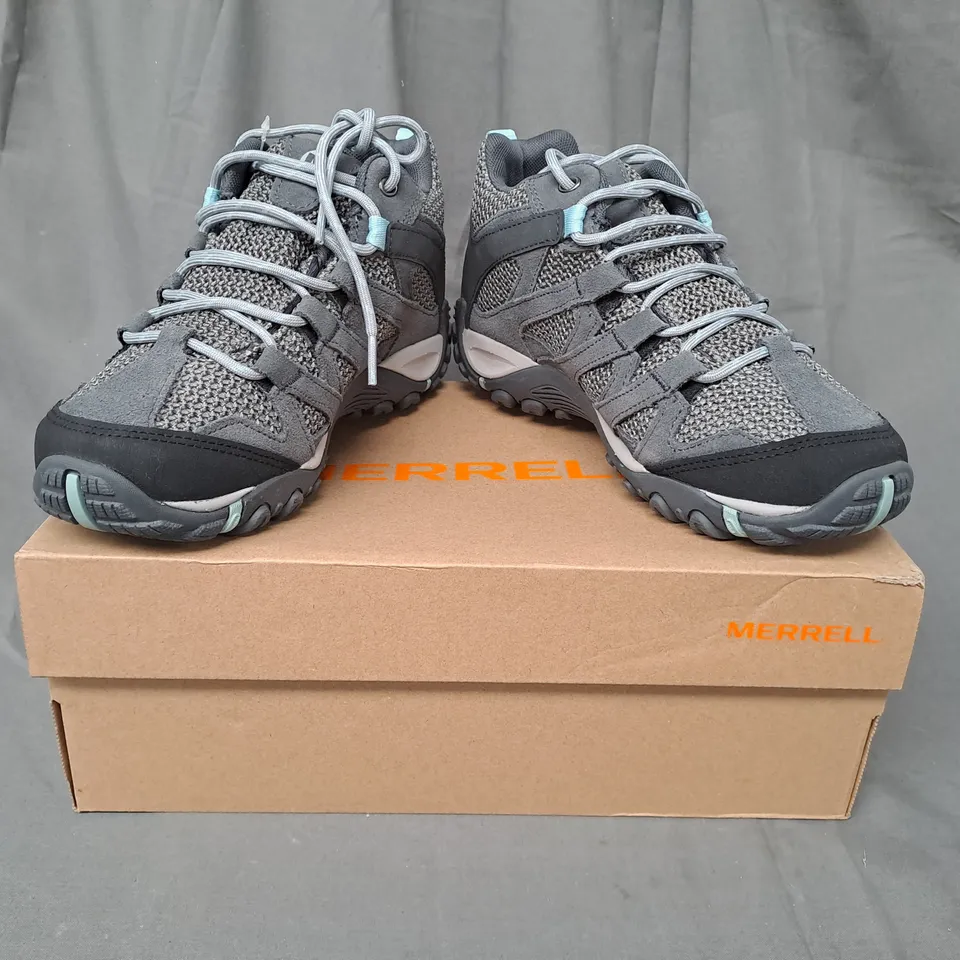 BOXED PAIR OF MERRELL ALVERSTONE MID GTX SHOES IN GREY UK SIZE 5