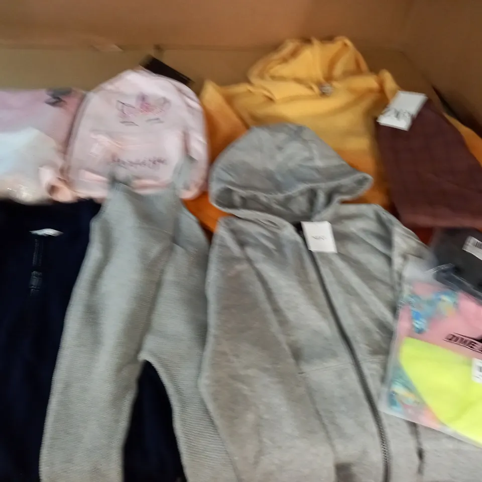 LARGE QUANTITY OF ASSORTED CHILDRESN CLOTHING ITEMS TO INCLUDE M&S, NEXT AND ZARA