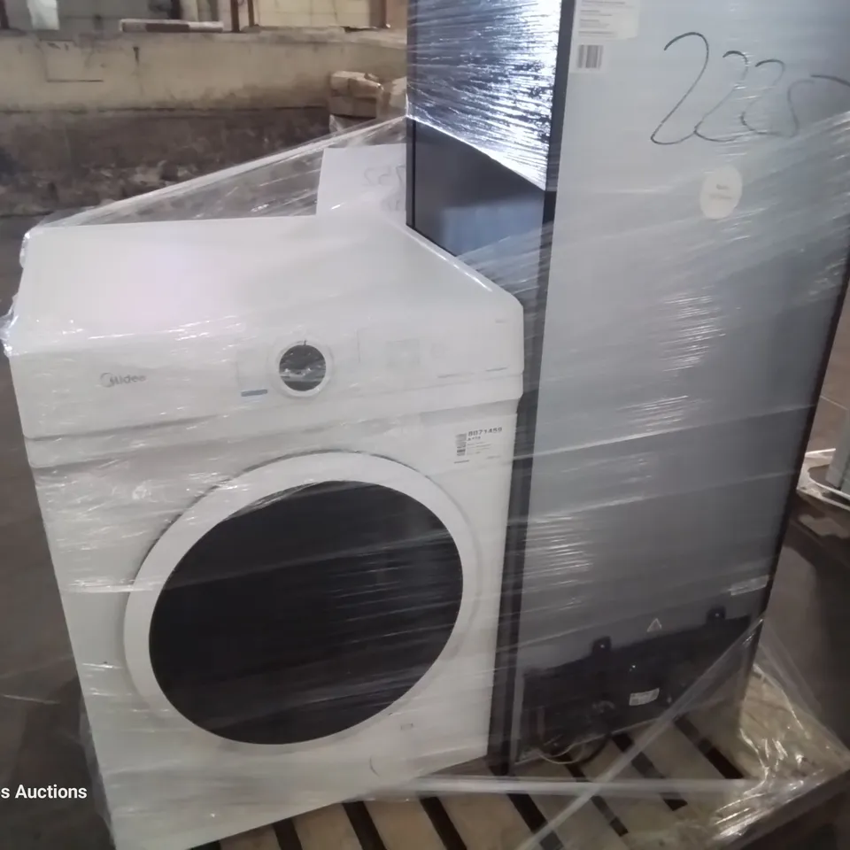 MIDEA FREESTANDING WASHING MACHINE 8KG WHITE AND HISENSE RR220D4ABF 52CM FREESTANDING RETRO FRIDGE