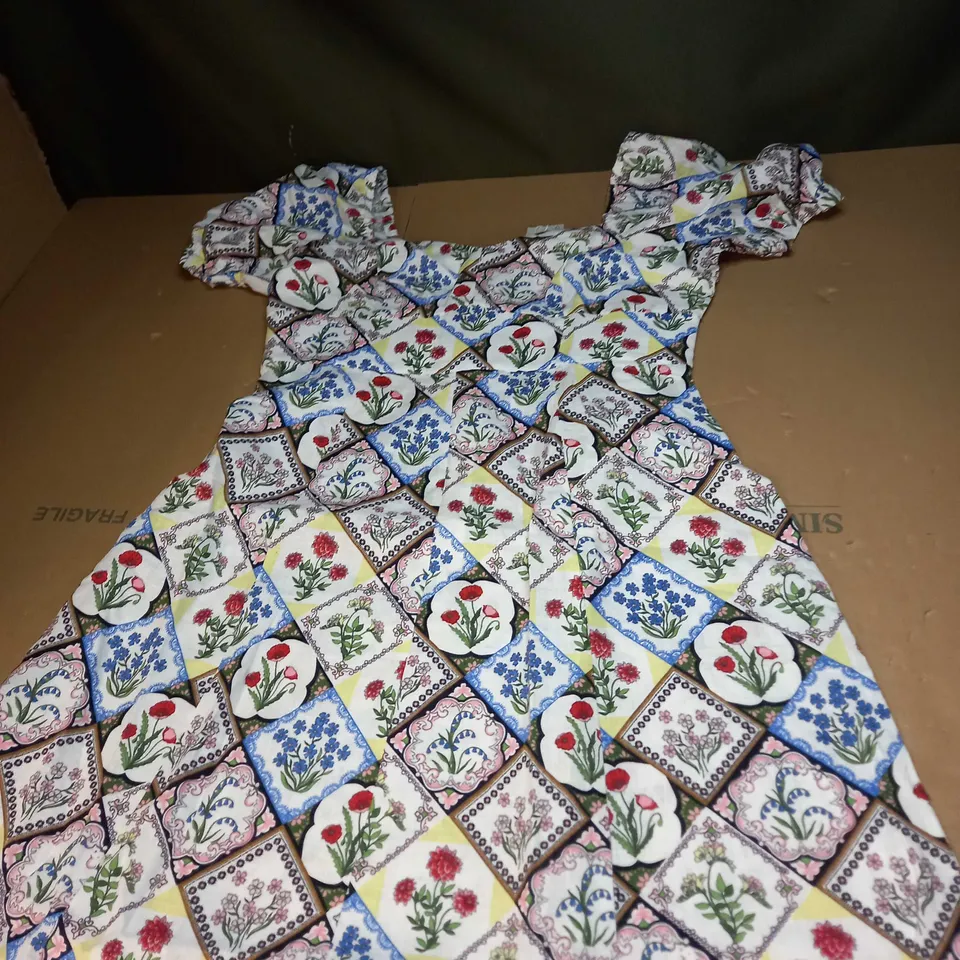 WOMENS DESIGNER FLOWER PATTERN DRESS SIZE 14