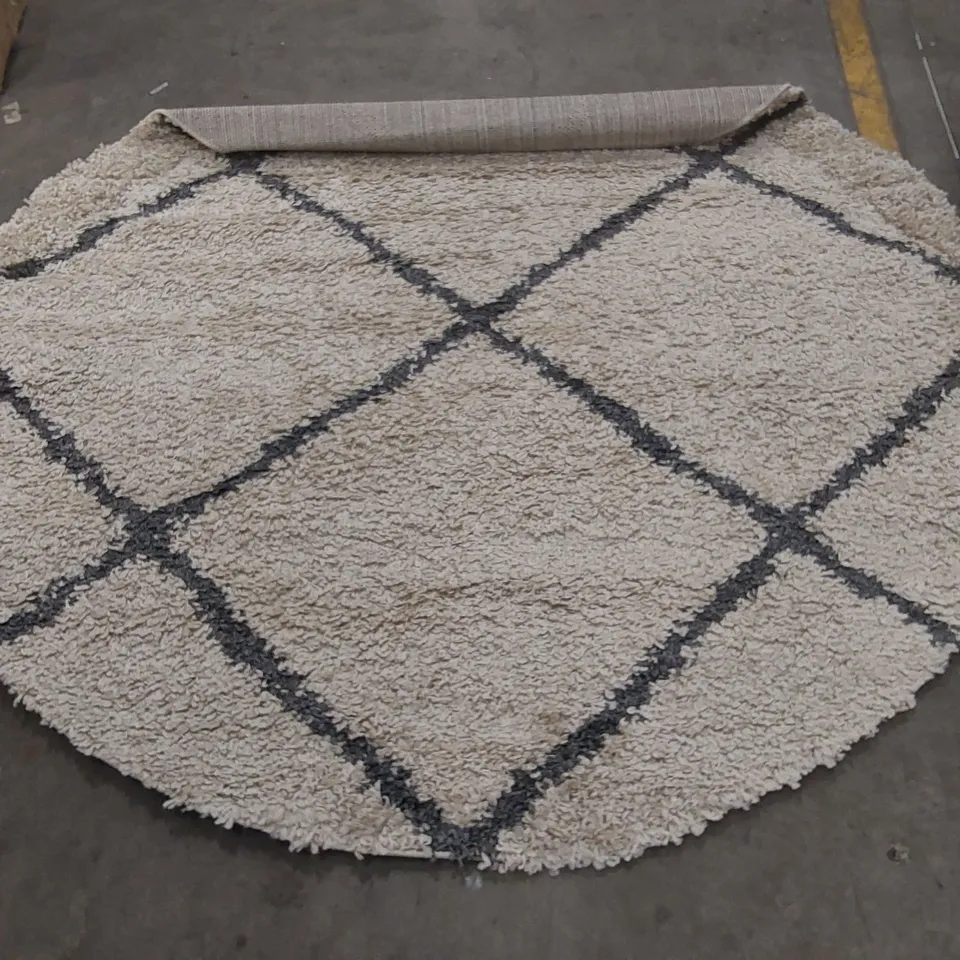 PACO HOME KALMAR RUG - 200cm D
