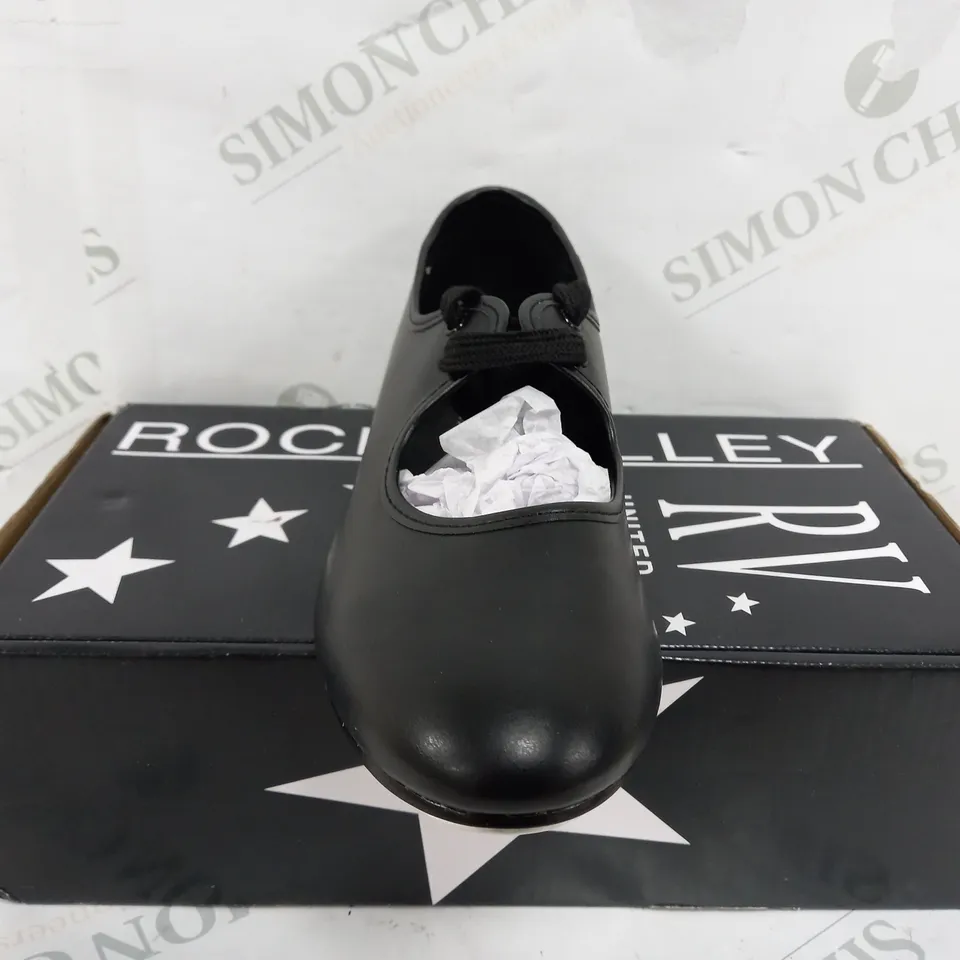 BOXED PAIR OF RV ROCK VALLEY TAP DANCING SHOES IN BLACK - UK 3 1/2