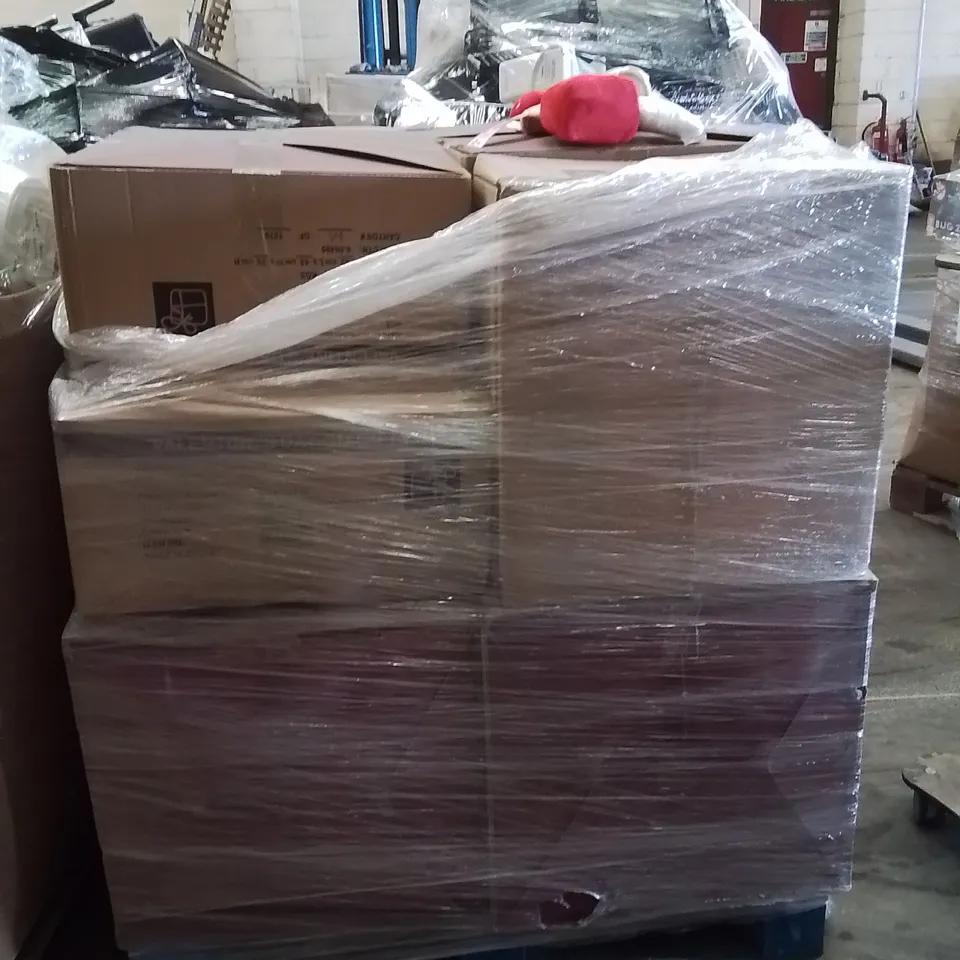 PALLET CONTAINING A LARGE QUANTITY OF VALENTINES PLUSHIES