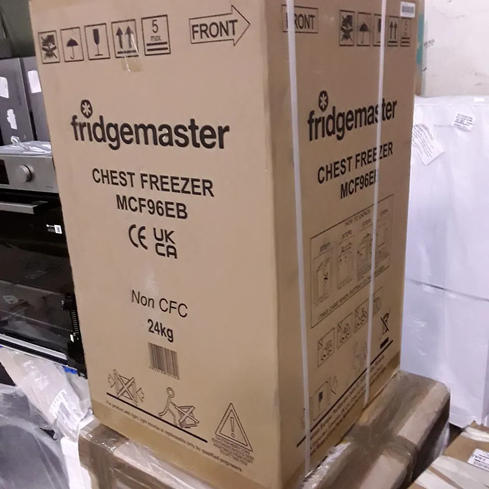 BOXED FRIDGEMASTER MCF96EB STATIC 95L CHEST FREEZER - BLACK
