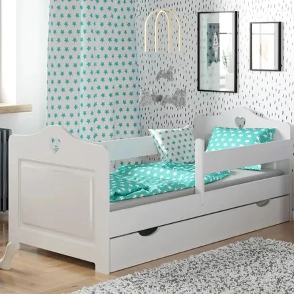 BOXED WILLOW SAGE CONVERTIBLE TODDLER BED, WHITE (1 BOX)