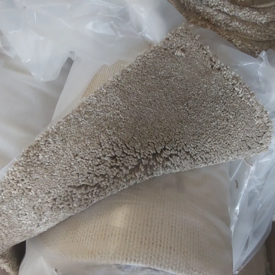 ROLL OF QUALITY FIRST IMPRESSIONS STYLISH CARPET - APPROXIMATELY 4 x 2m