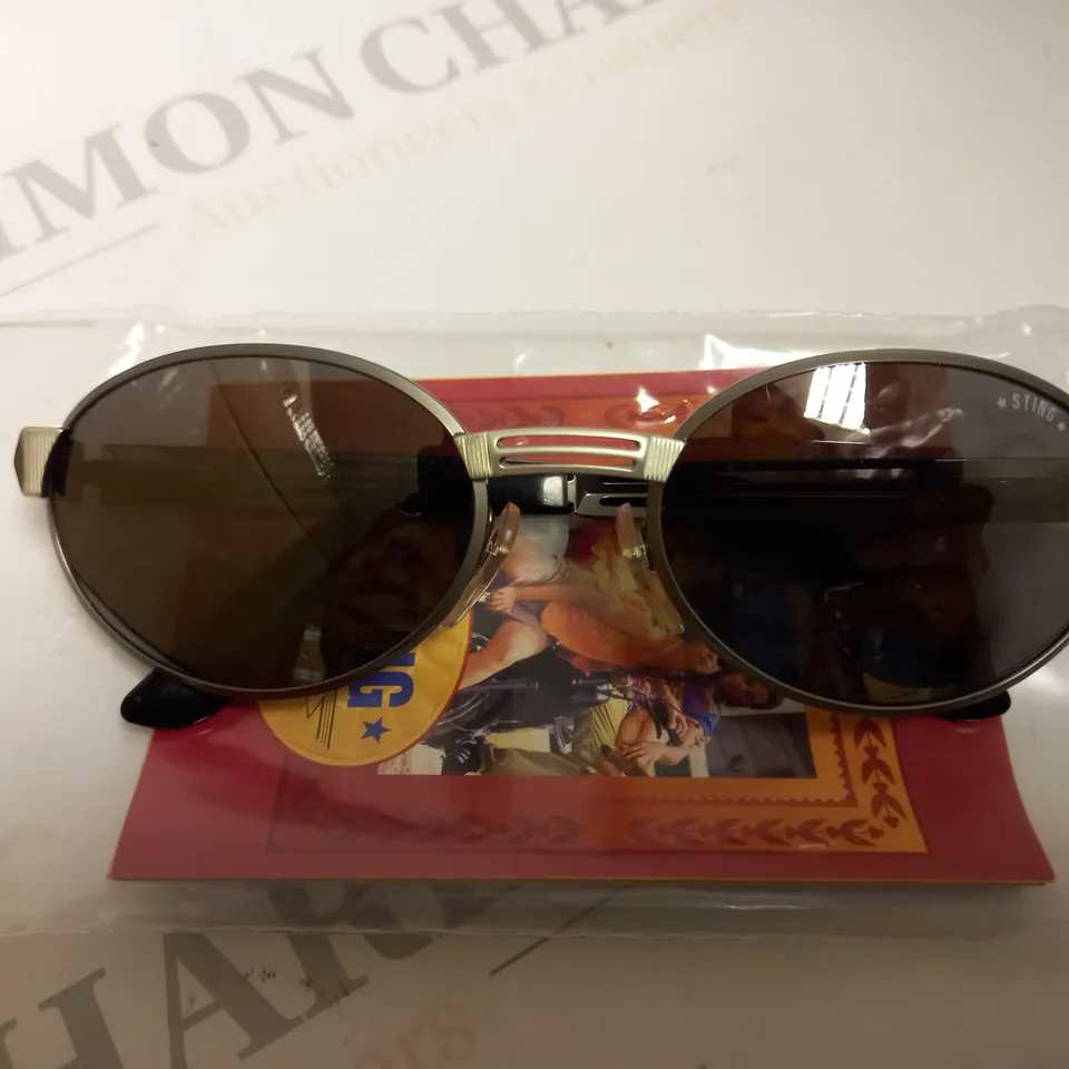 APPROX 10 DERIGO STING SUNGLASSES - BOXED