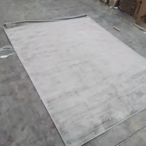 QUALITY DESIGNER AREA RUG - APPROXIMATELY 290X200CM