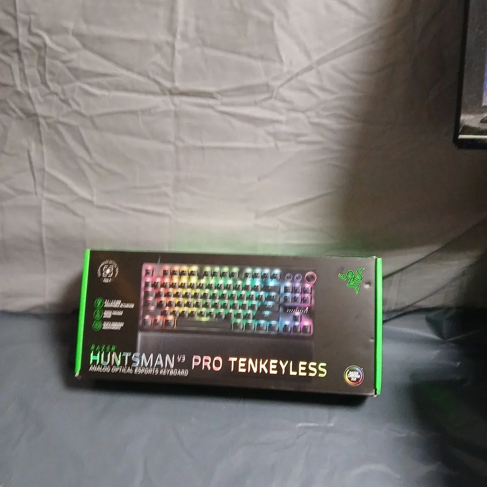 RAZER HUNTSMAN V3 PRO TENKEYLESS ANALOG OPTICAL GAMING KEYBOARD